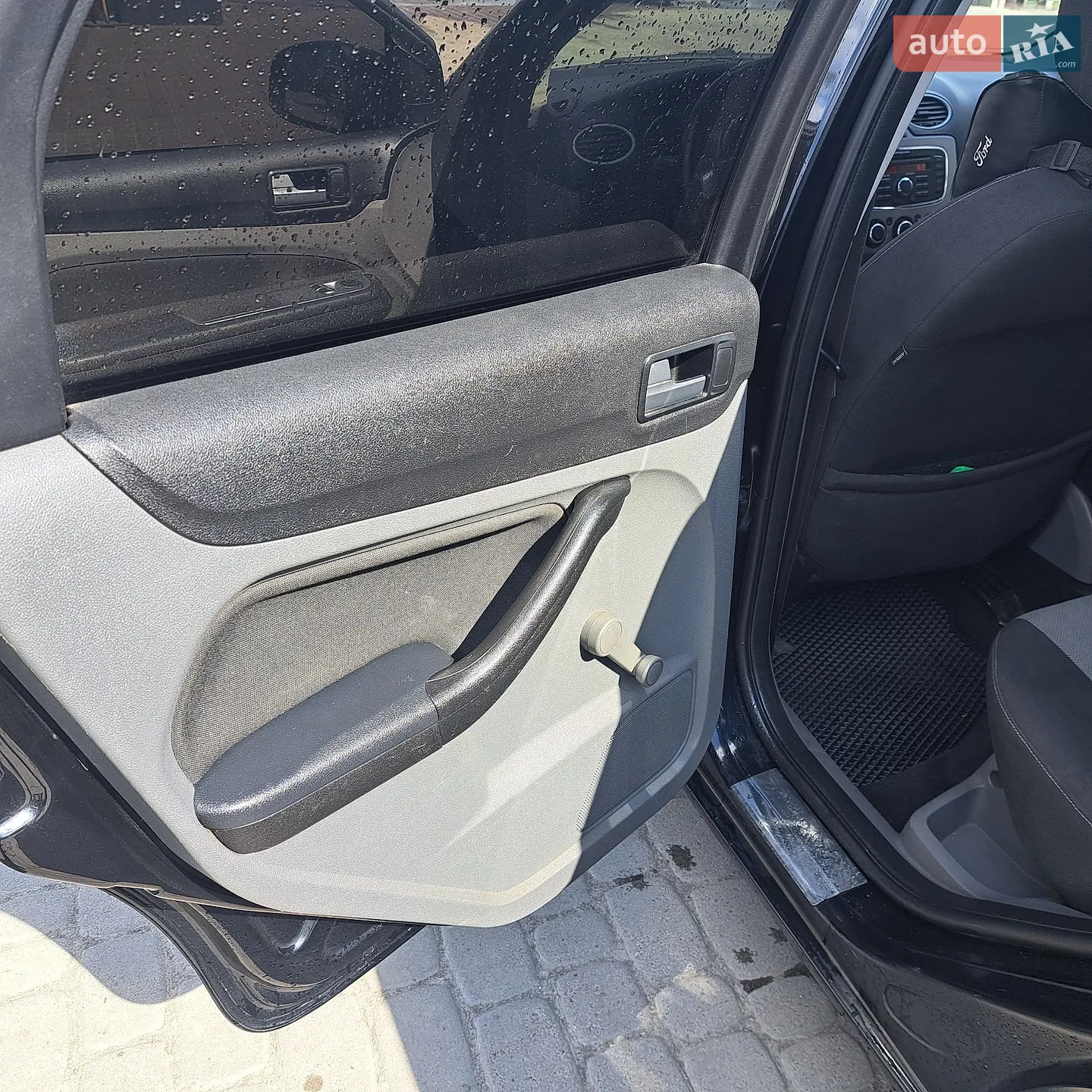 2010 Ford Focus - мініатюра 4