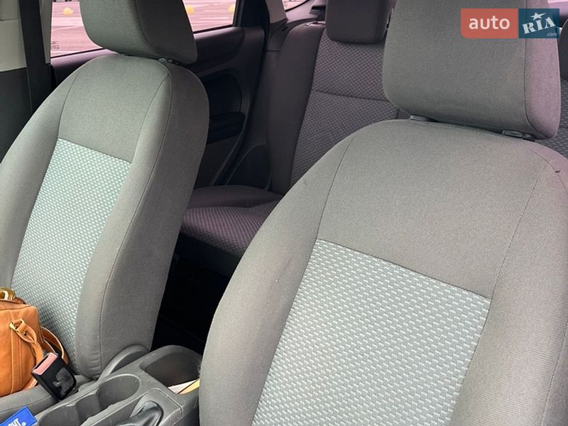 Хэтчбек Ford Focus 2007 в Киеве фото 5 Хэтчбек Ford Focus 2007 в Киеве