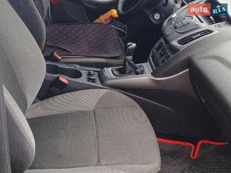 Хэтчбек Ford Focus 2011 в Христиновке