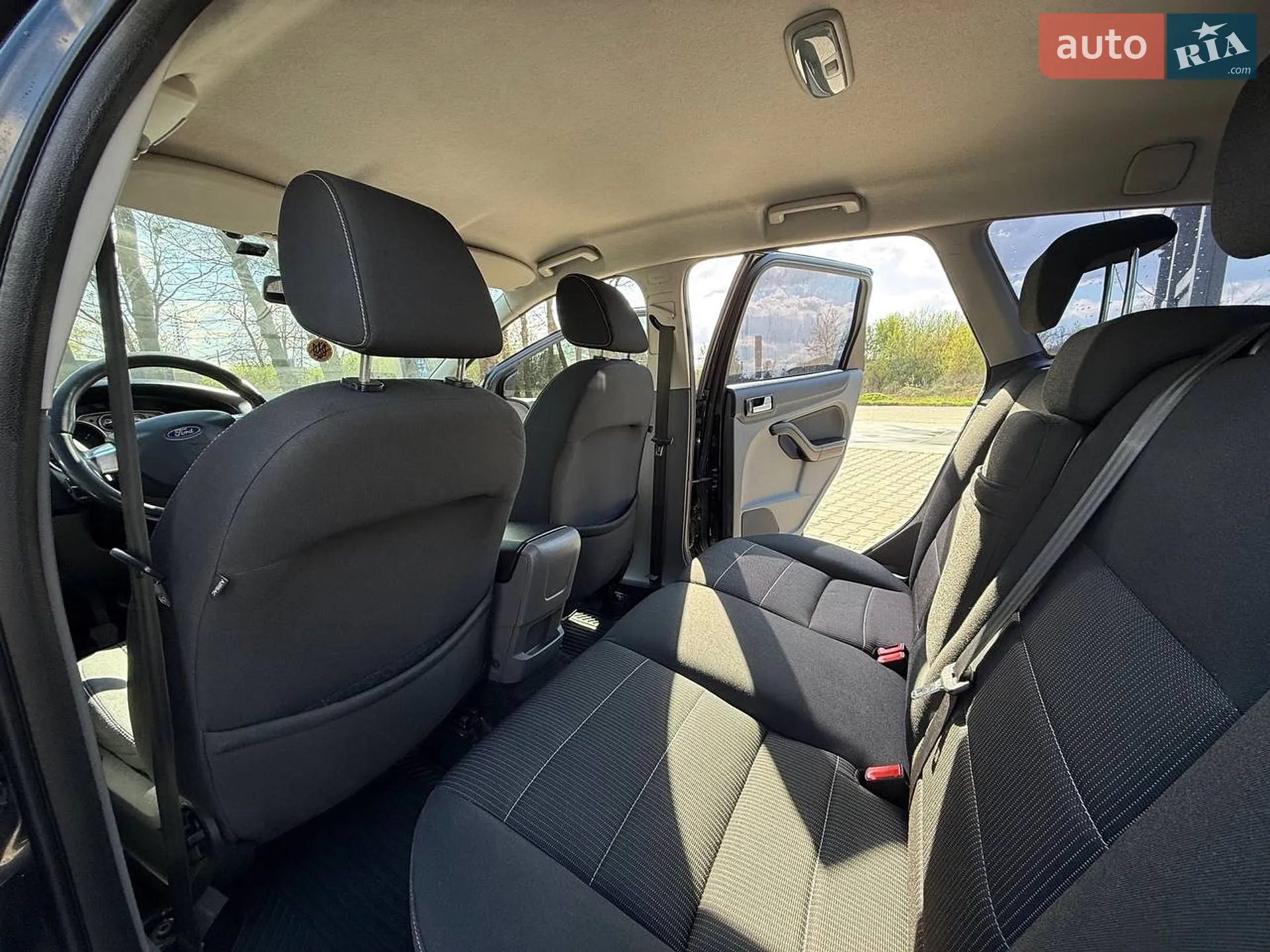 2010 Ford Focus - мініатюра 15
