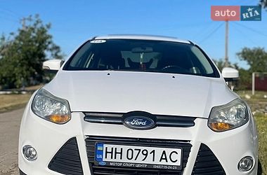 Седан Ford Focus 2014 в Раздельной