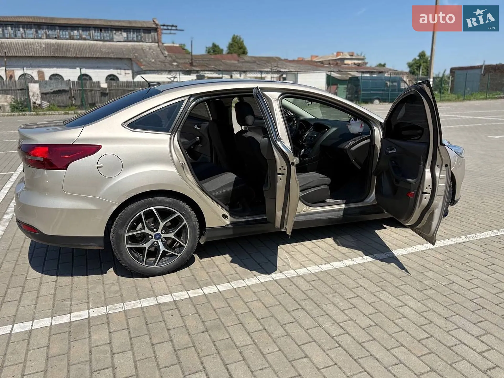 2017 Ford Focus - мініатюра 19