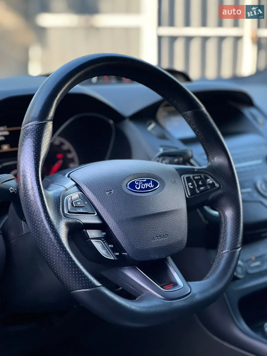 2017 Ford Focus - мініатюра 19