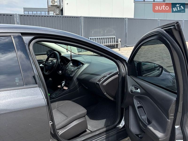 Хэтчбек Ford Focus 2015 в Ужгороде