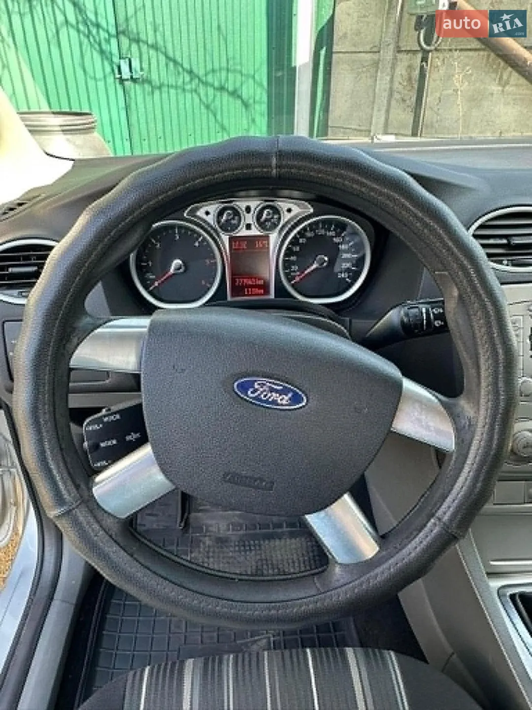 2010 Ford Focus - мініатюра 2