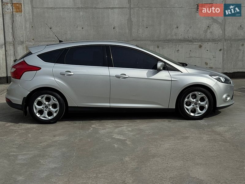 Хэтчбек Ford Focus 2014 в Киеве