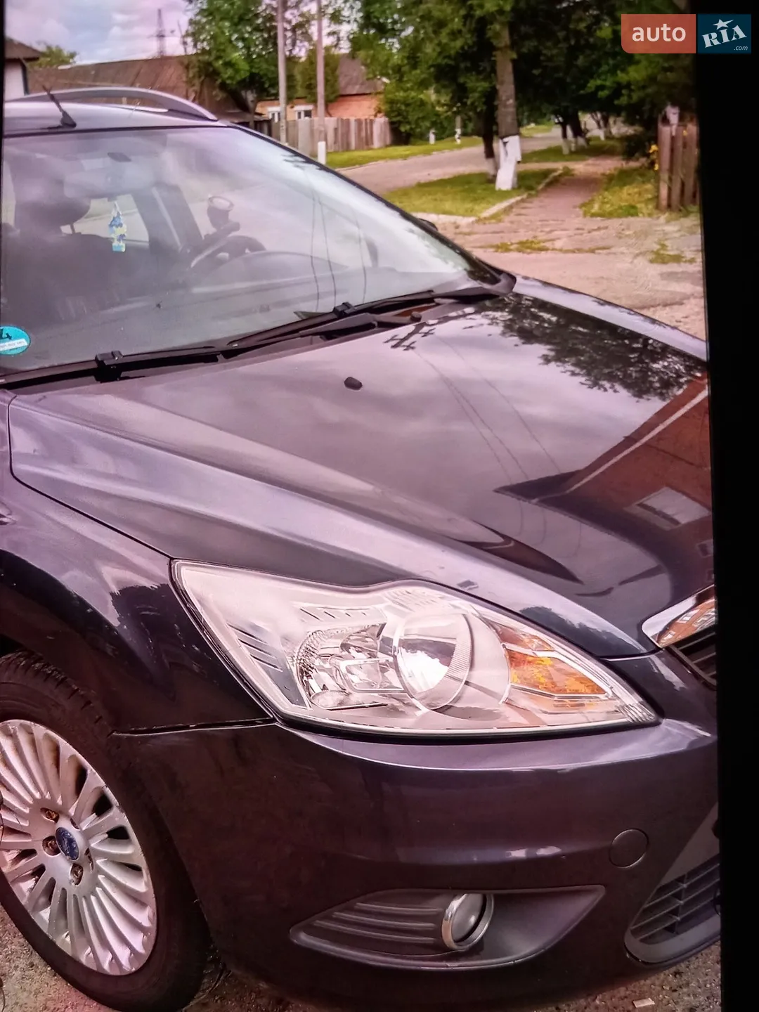 2010 Ford Focus - мініатюра 2