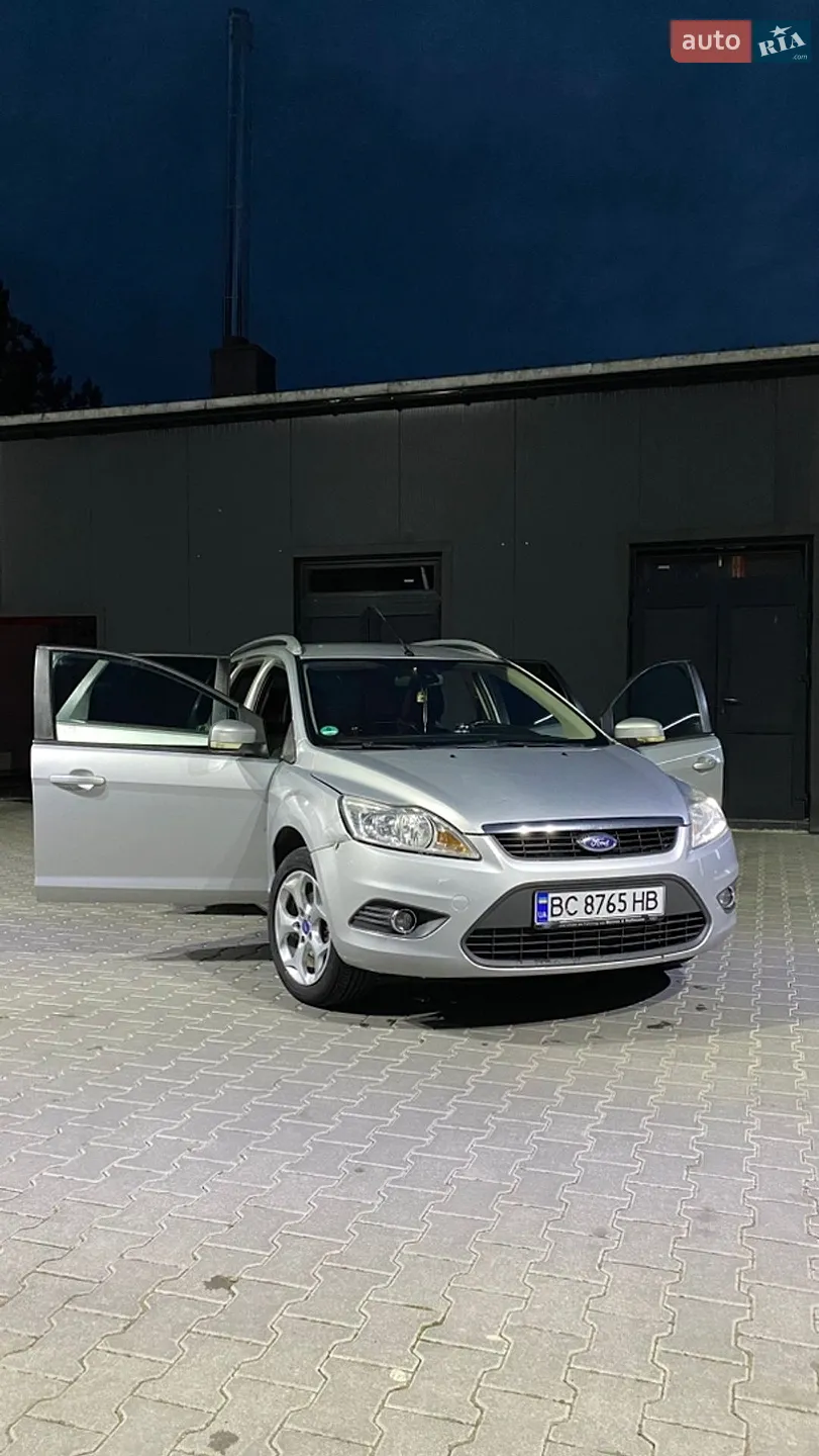2010 Ford Focus - мініатюра 2