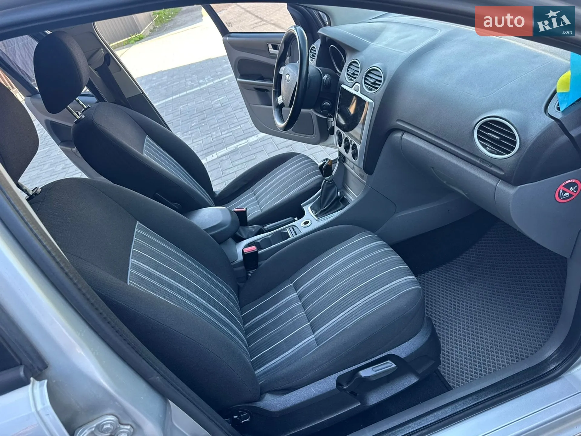 2010 Ford Focus - мініатюра 19