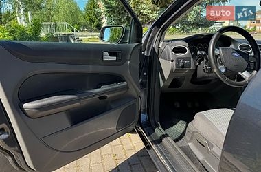 Хэтчбек Ford Focus 2006 в Млинове