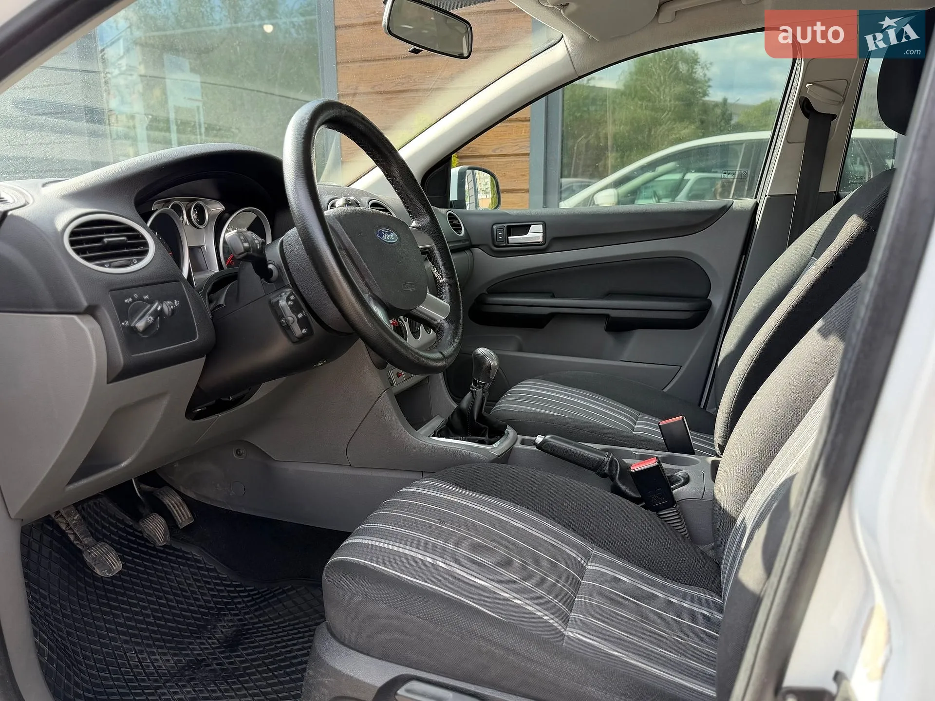 2010 Ford Focus - мініатюра 17