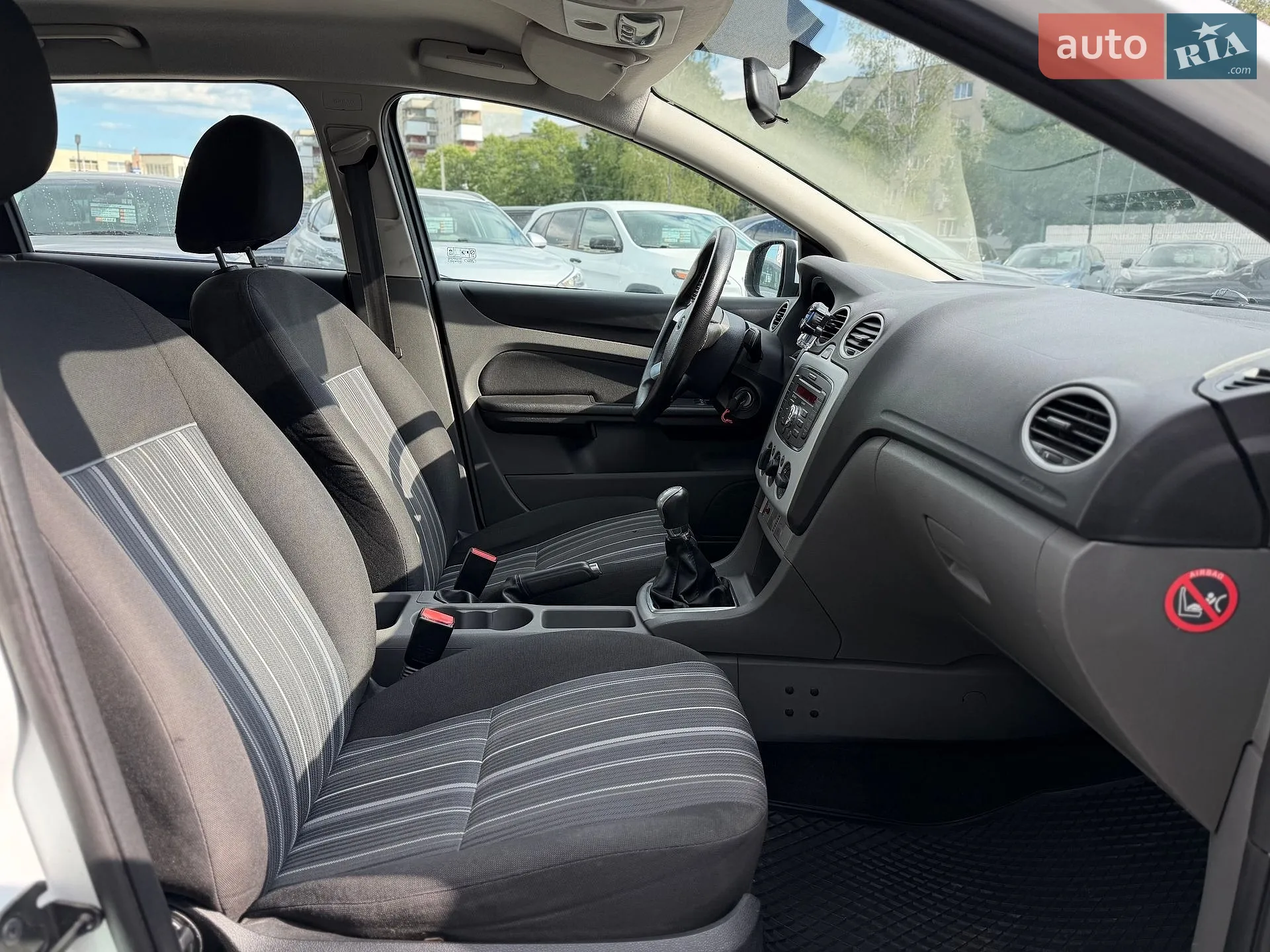 2010 Ford Focus - мініатюра 20