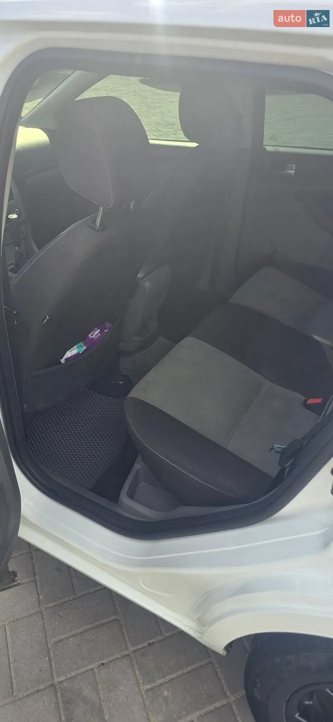 2010 Ford Focus - мініатюра 7