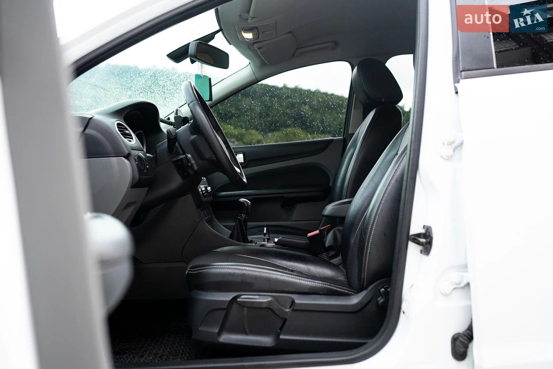 2010 Ford Focus - мініатюра 13