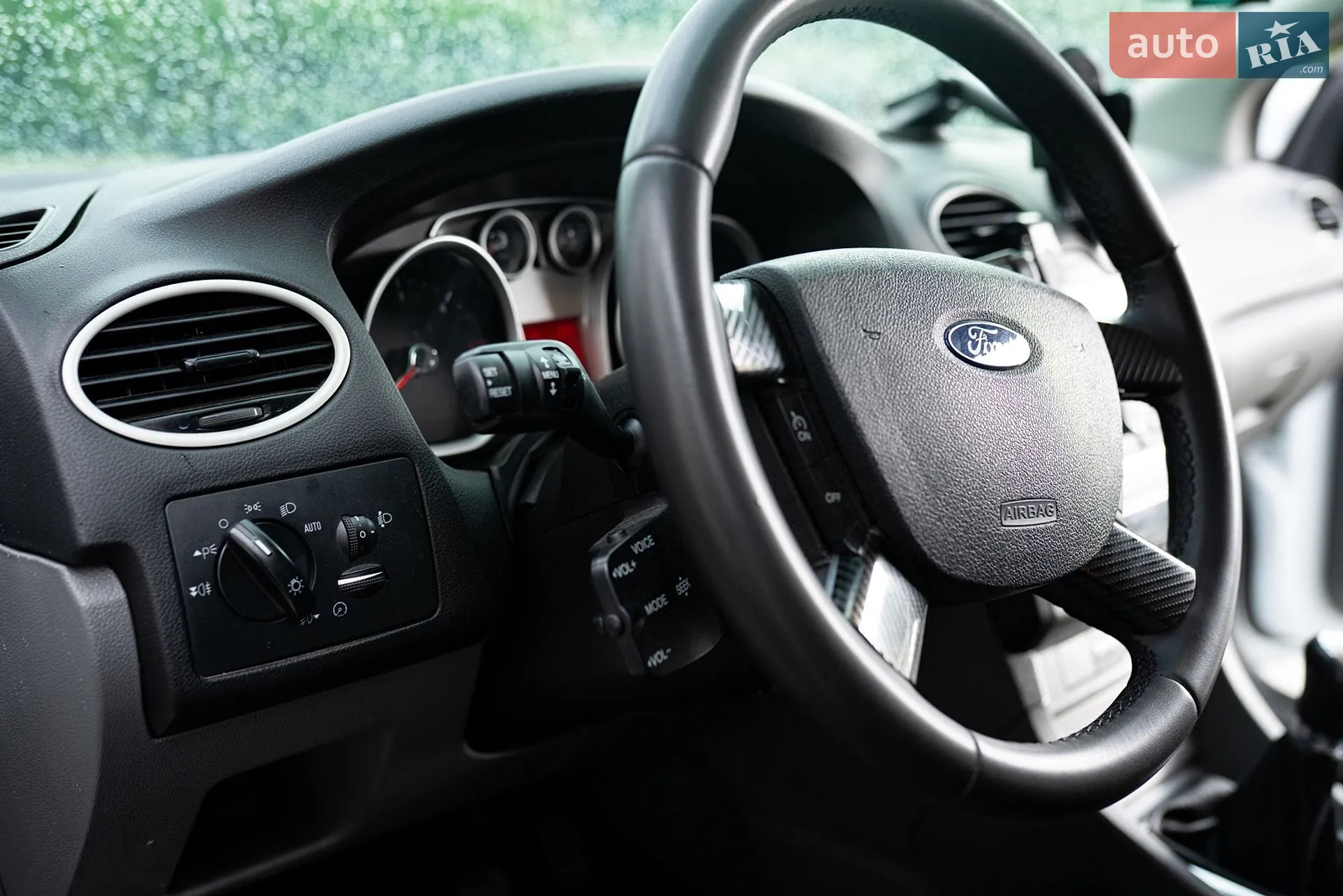 2010 Ford Focus - мініатюра 20