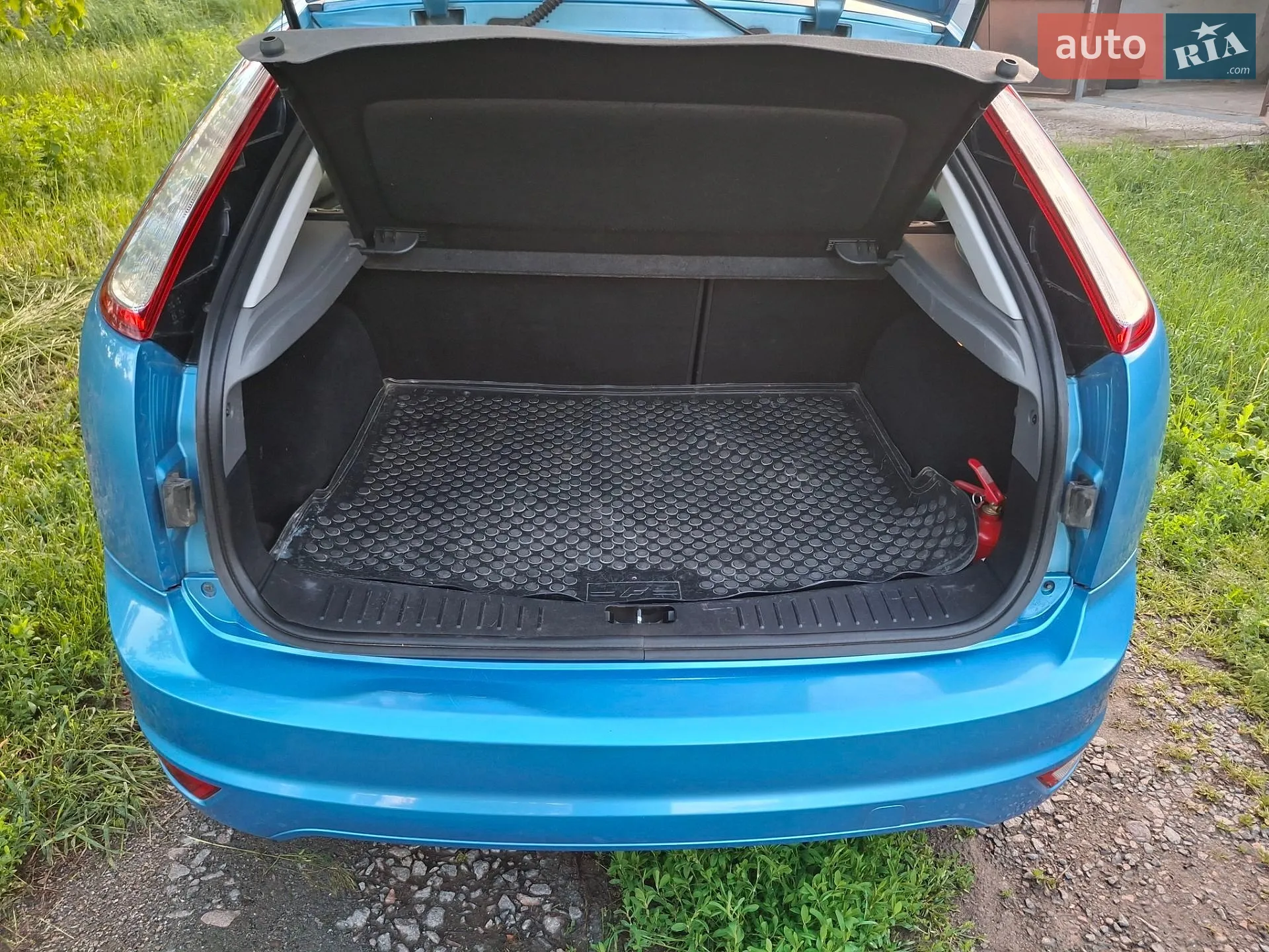2010 Ford Focus - мініатюра 10