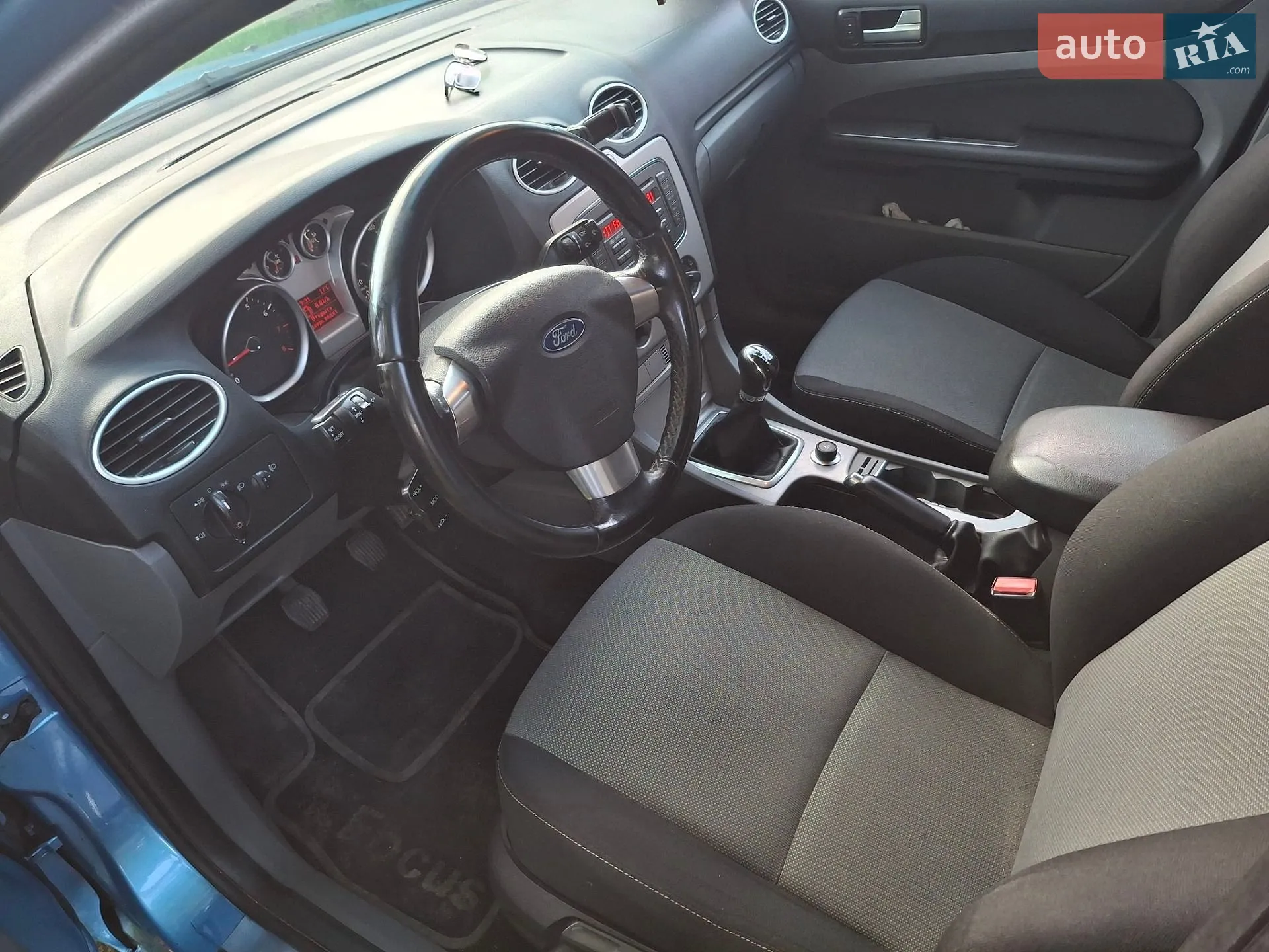 2010 Ford Focus - мініатюра 11