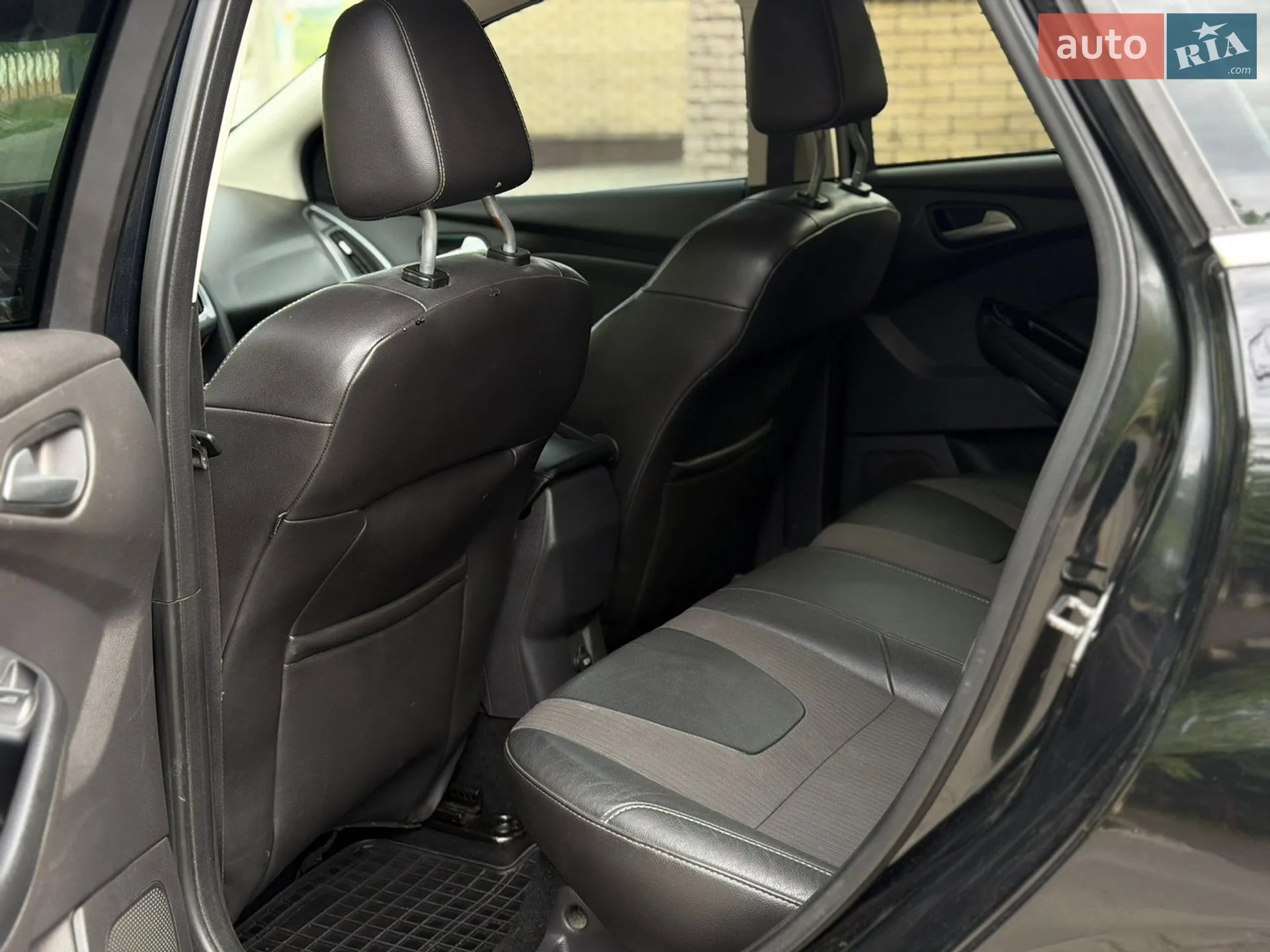 2011 Ford Focus - мініатюра 92