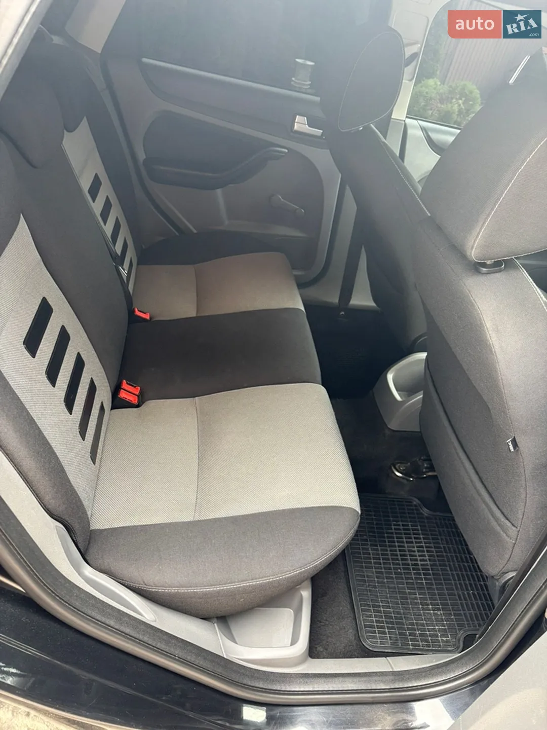 2010 Ford Focus - мініатюра 3
