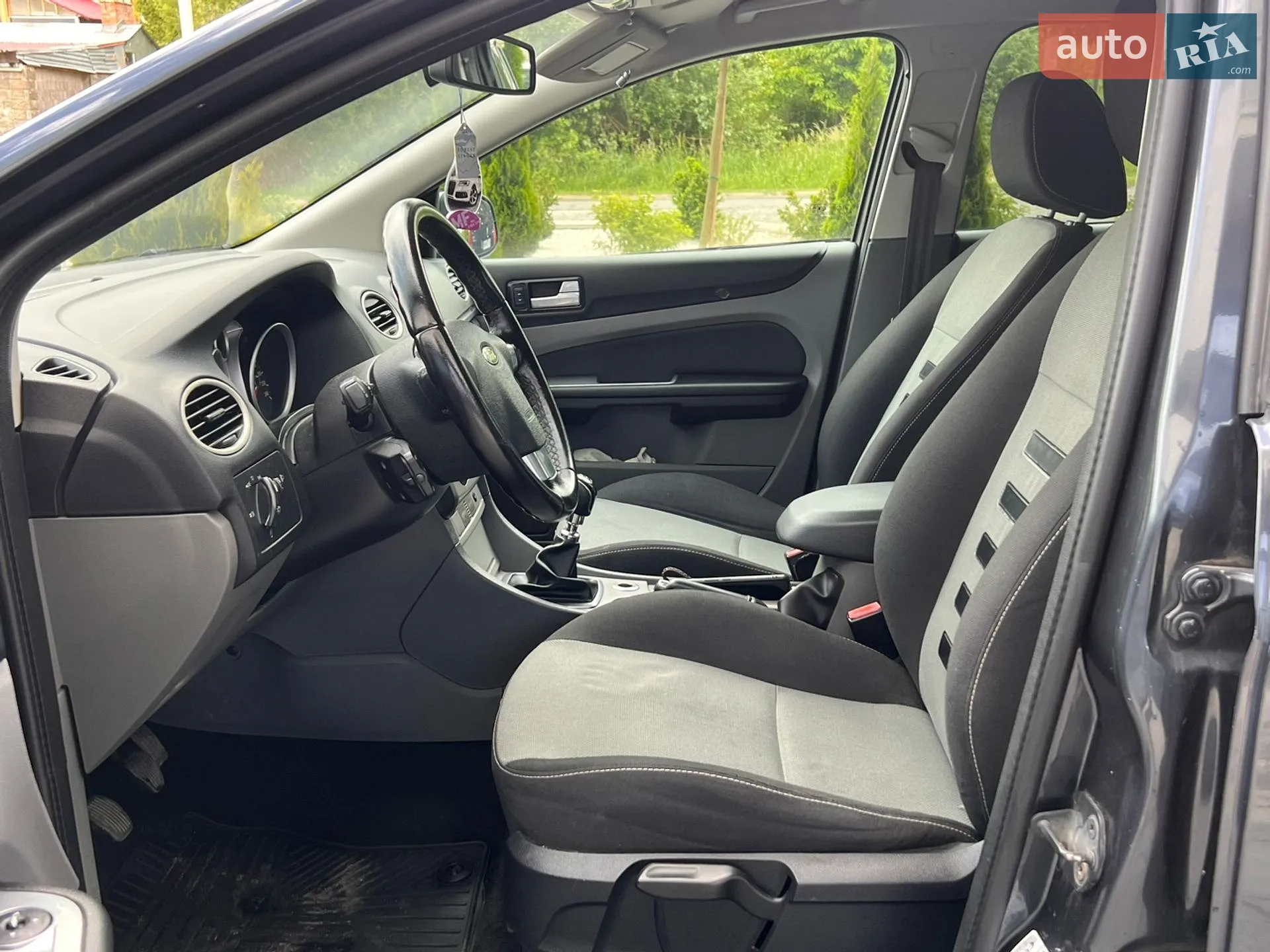 2010 Ford Focus - мініатюра 23