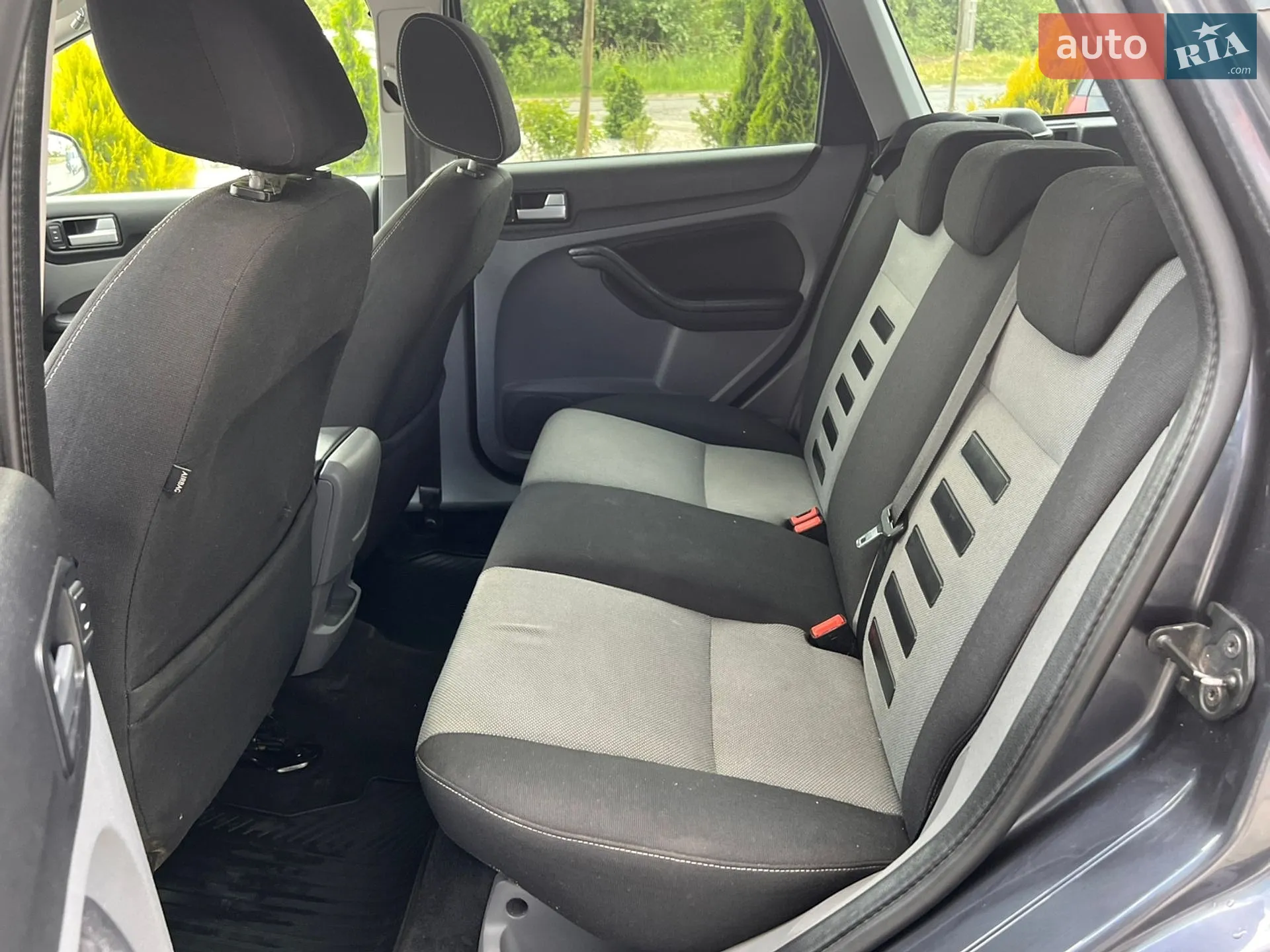 2010 Ford Focus - мініатюра 29