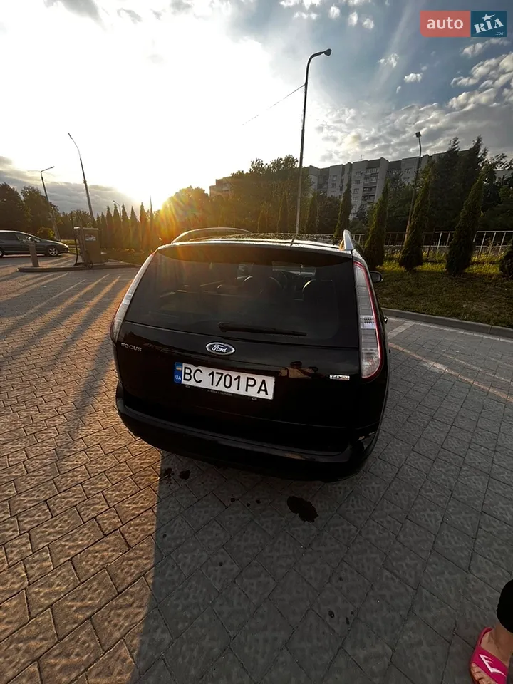 2010 Ford Focus - мініатюра 29