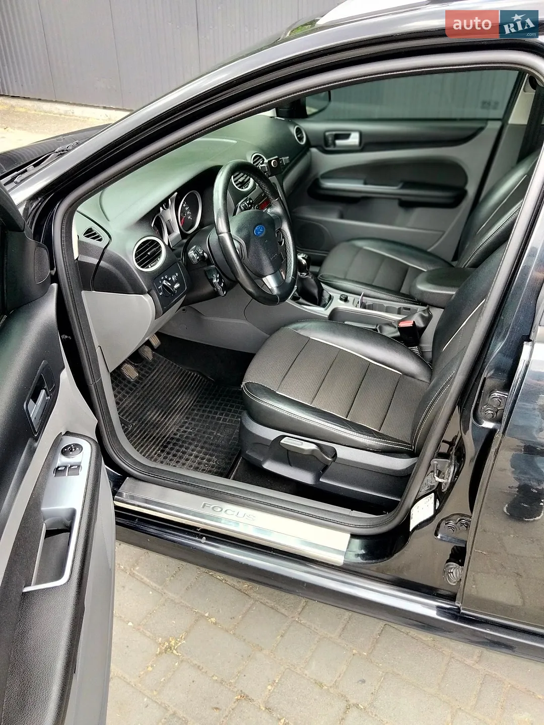 2010 Ford Focus - мініатюра 4