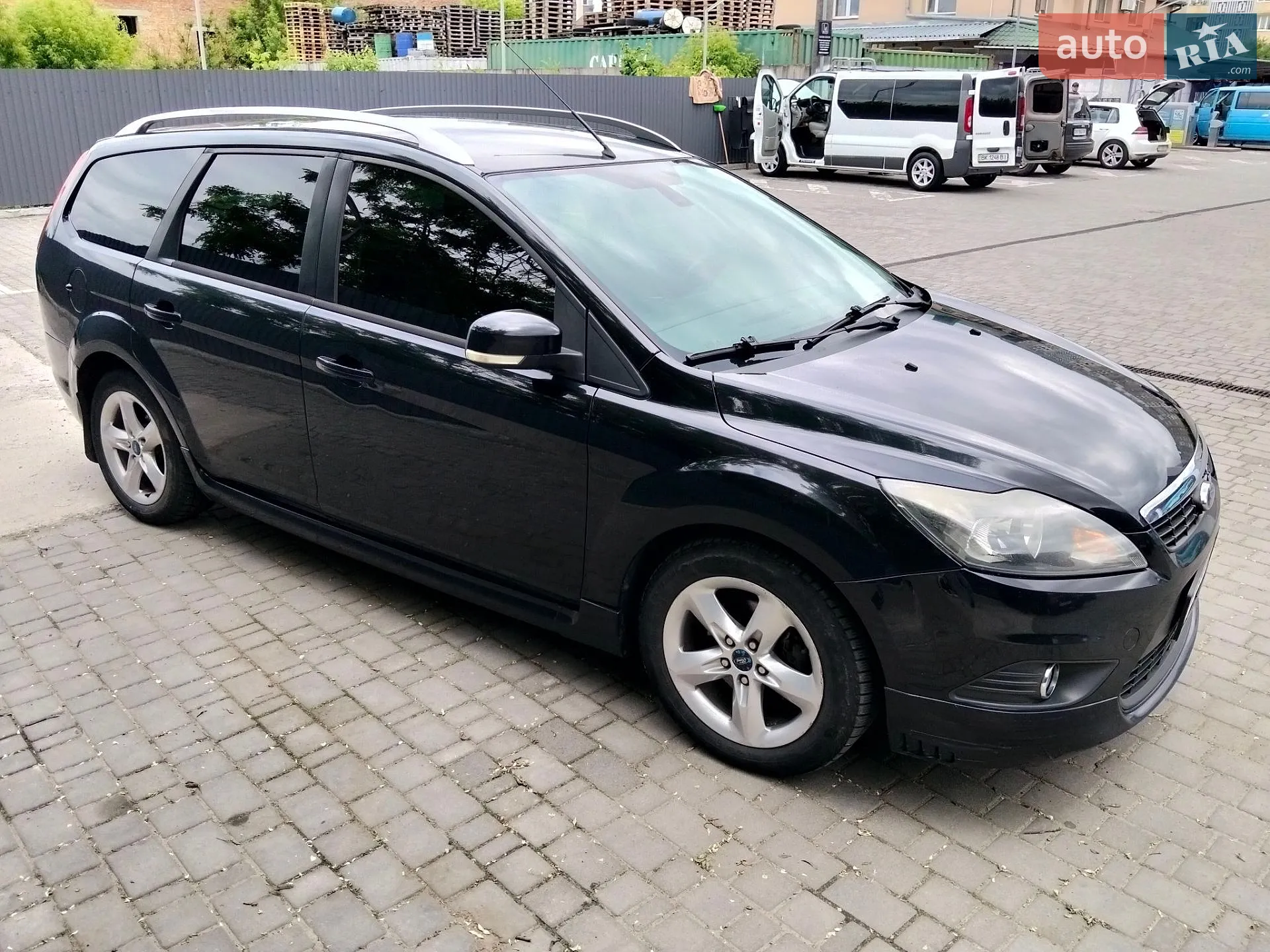 2010 Ford Focus - мініатюра 2