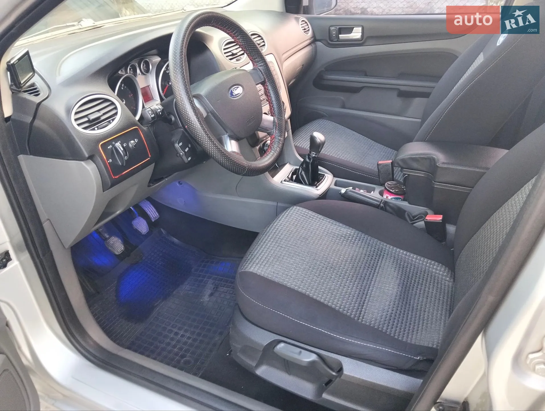 2010 Ford Focus - мініатюра 9