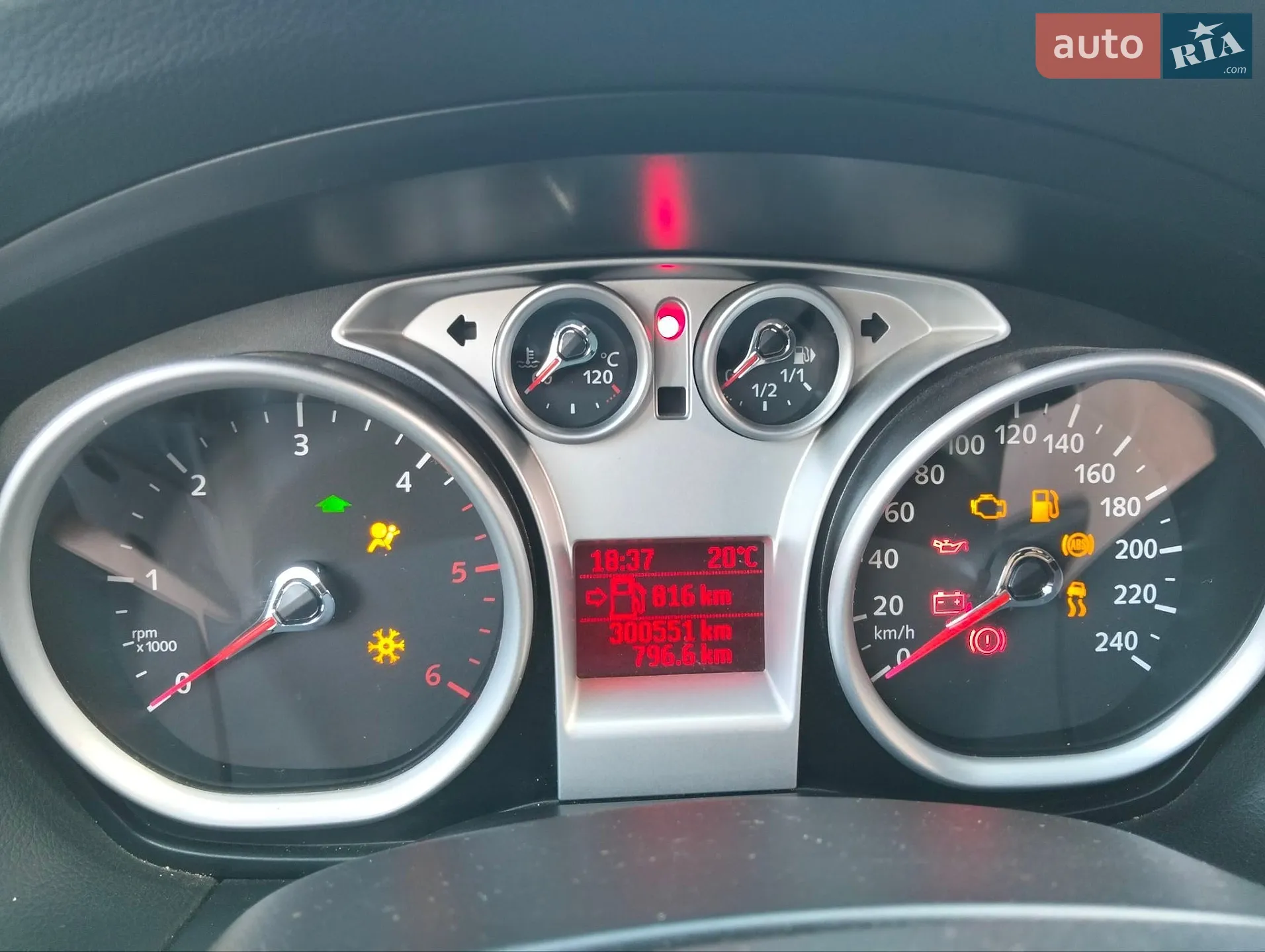 2010 Ford Focus - мініатюра 15
