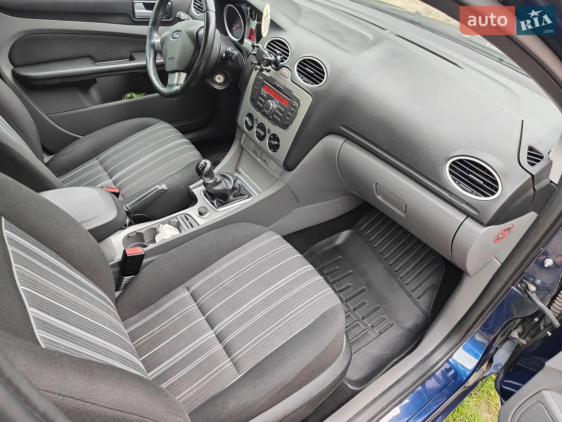 2010 Ford Focus - мініатюра 10