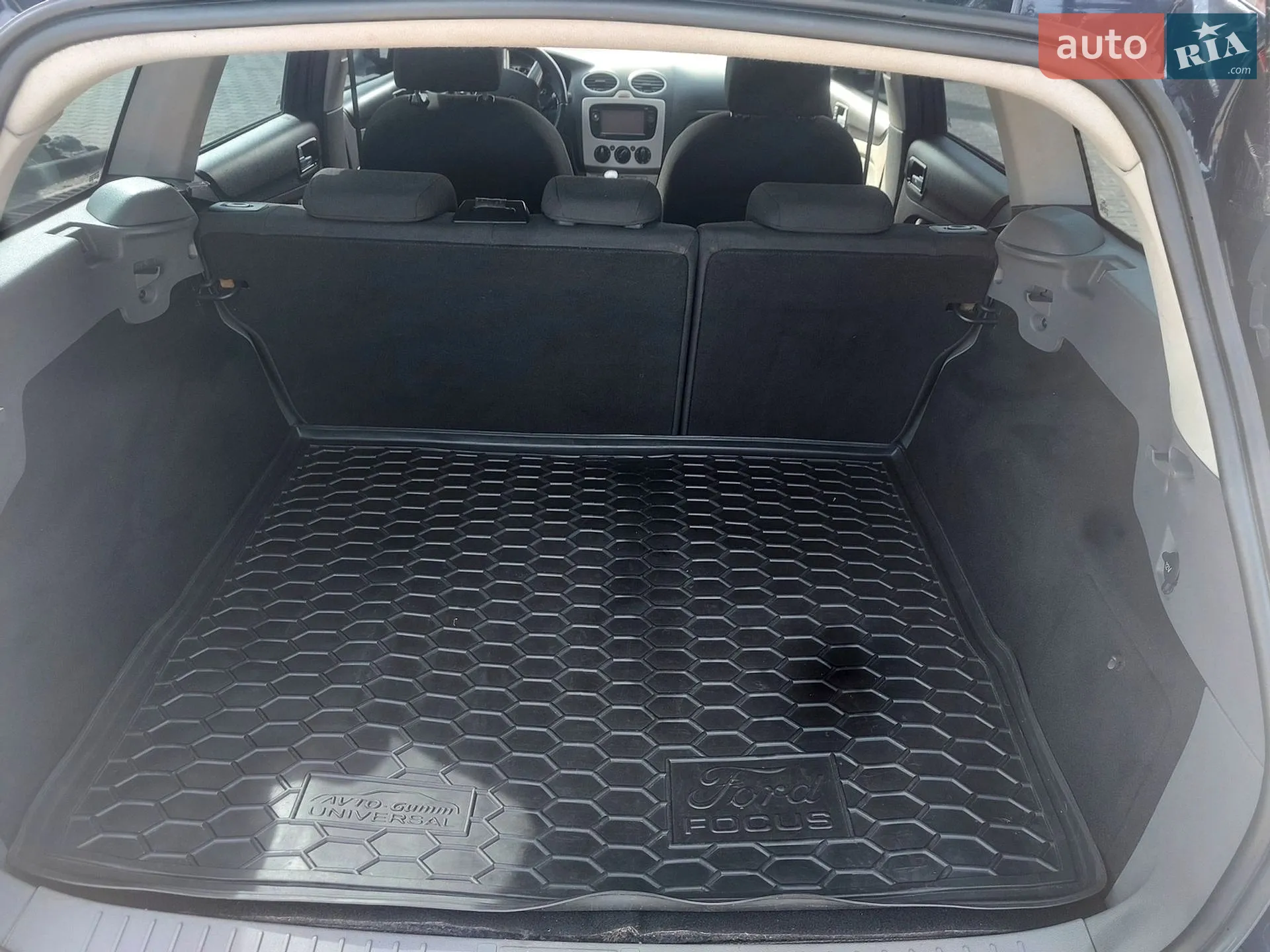 2010 Ford Focus - мініатюра 7
