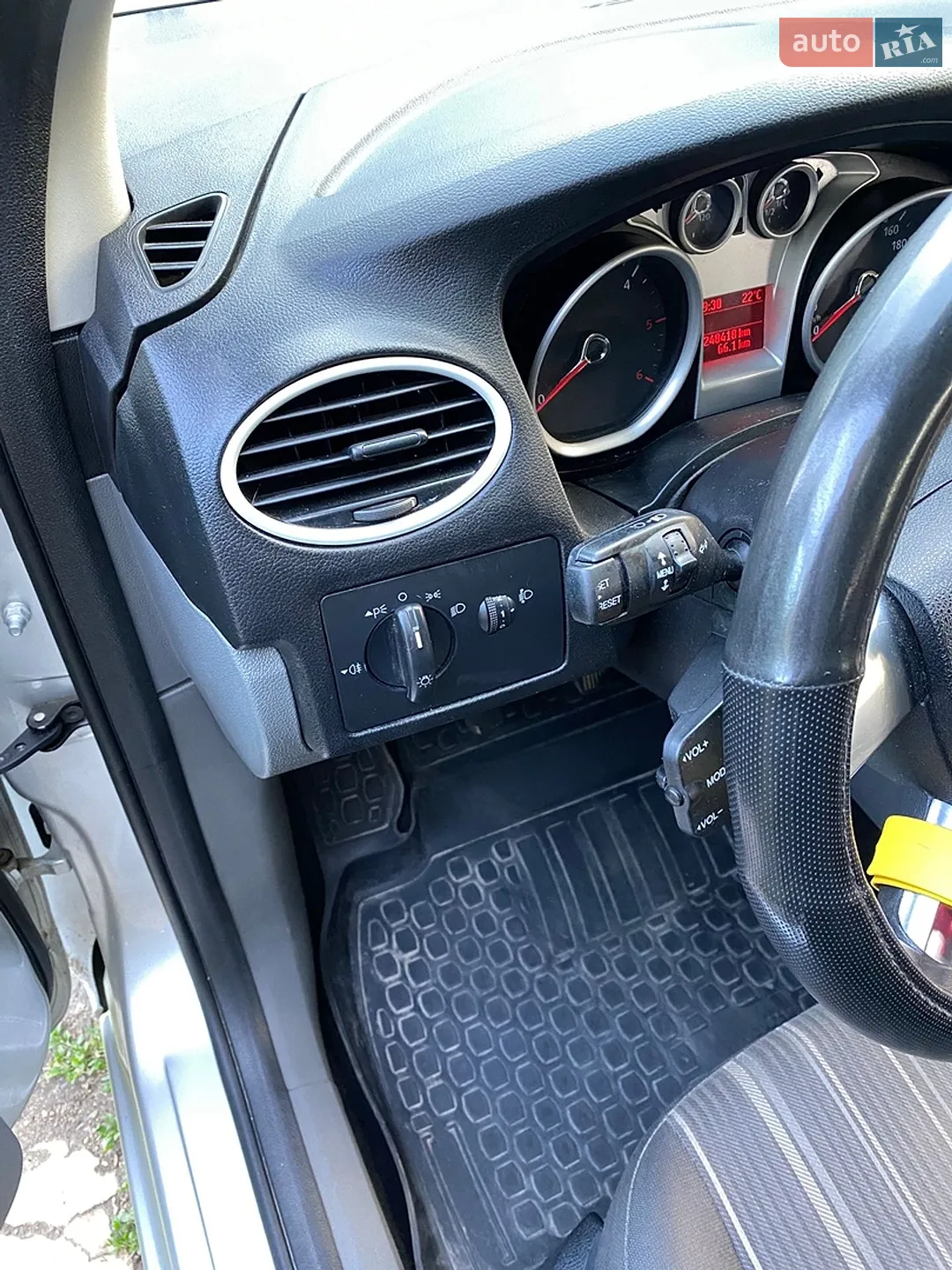 2010 Ford Focus - мініатюра 17