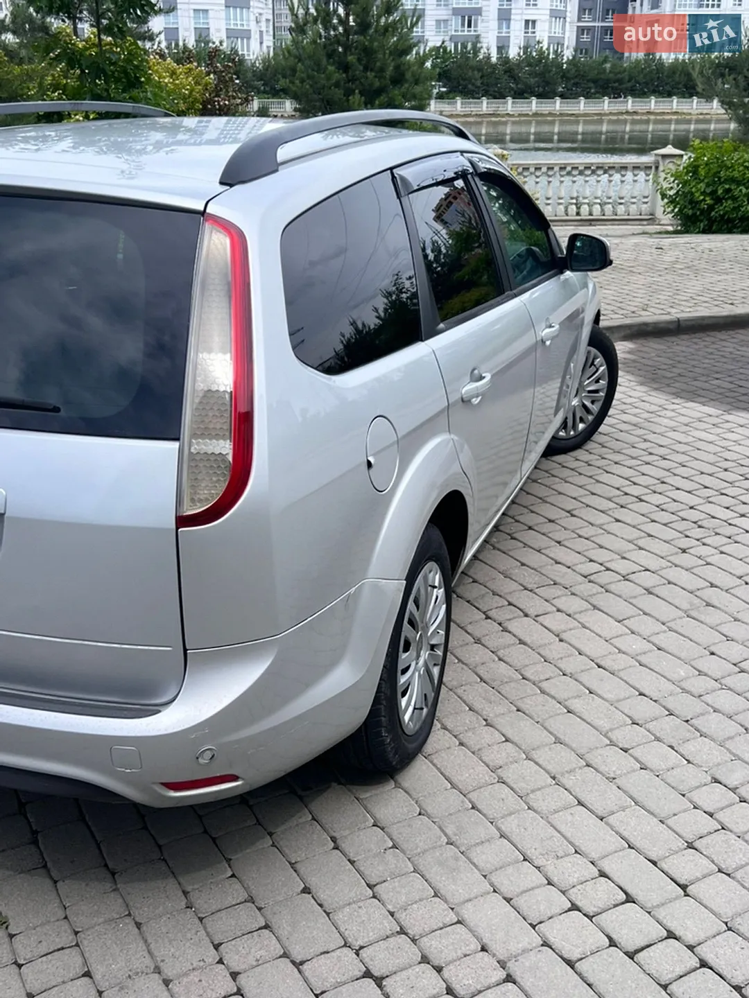 2010 Ford Focus - мініатюра 16