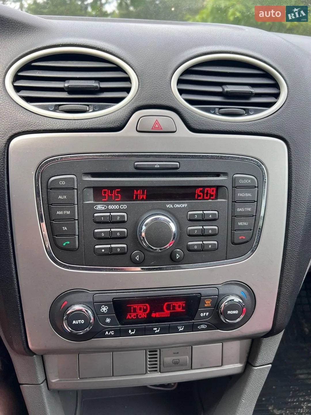 2010 Ford Focus - мініатюра 38