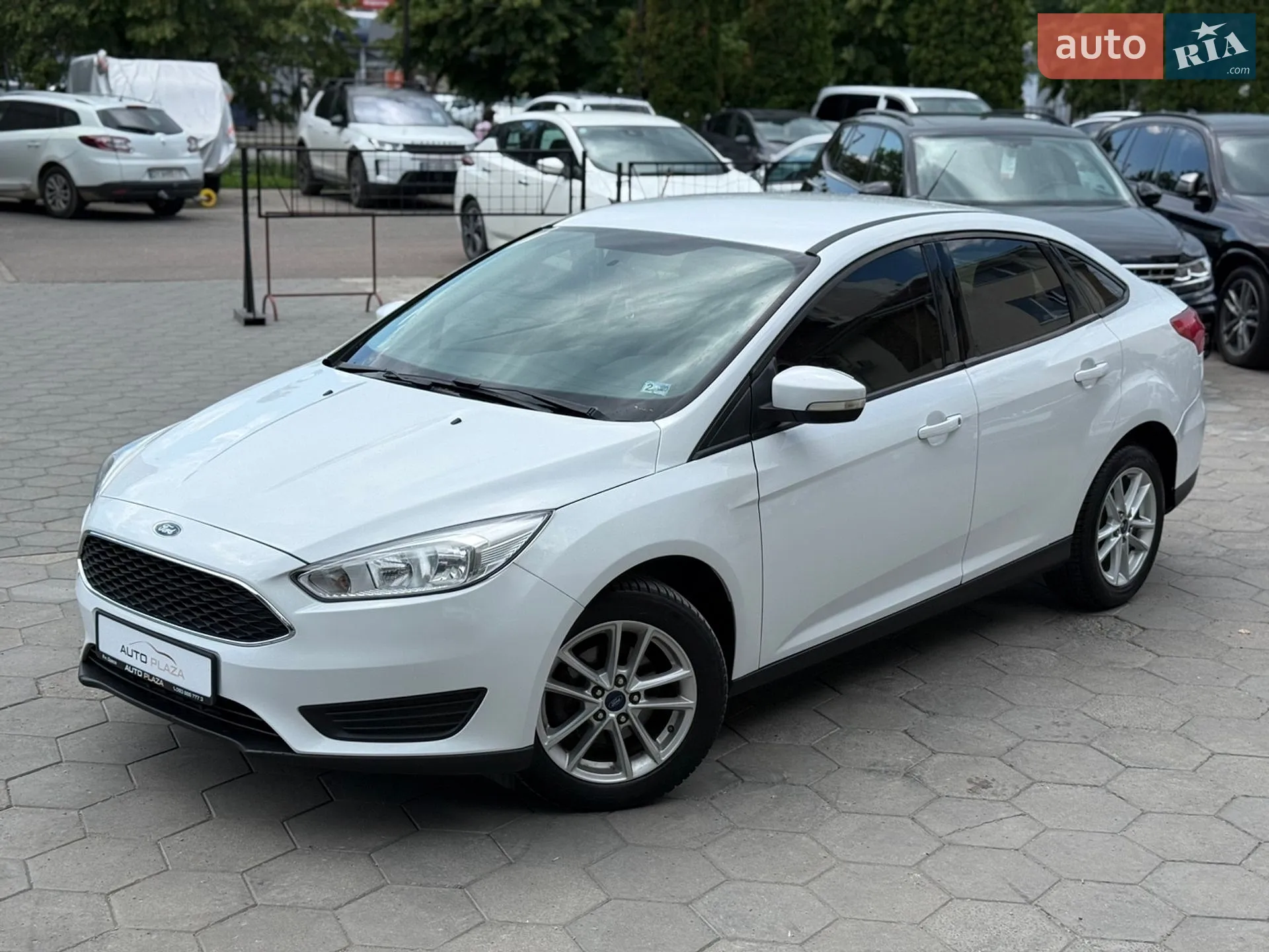 2016 Ford Focus - мініатюра 16