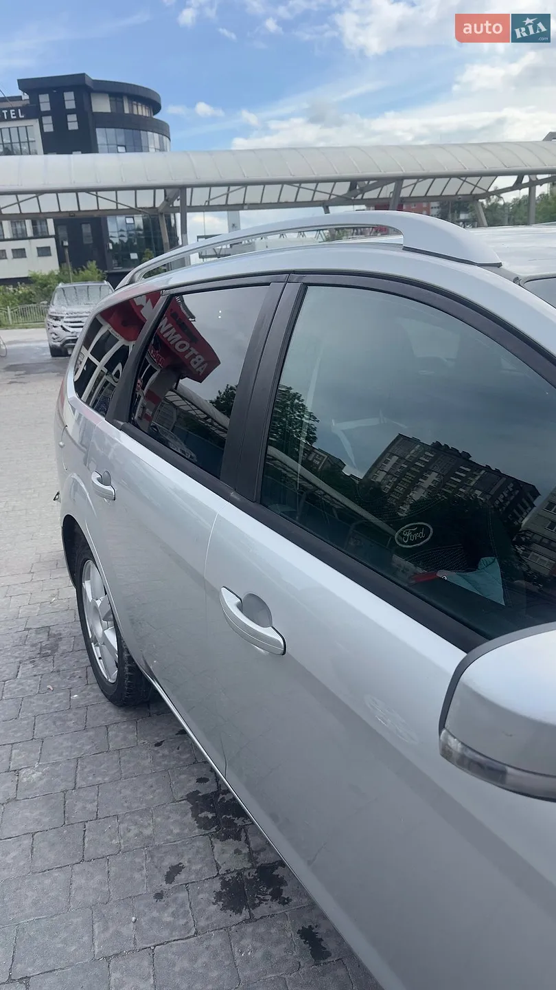 2010 Ford Focus - мініатюра 4