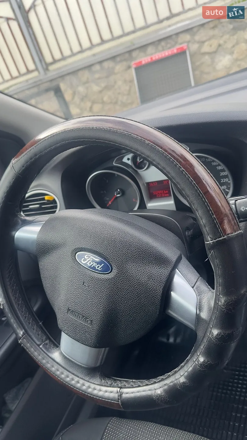 2010 Ford Focus - мініатюра 11