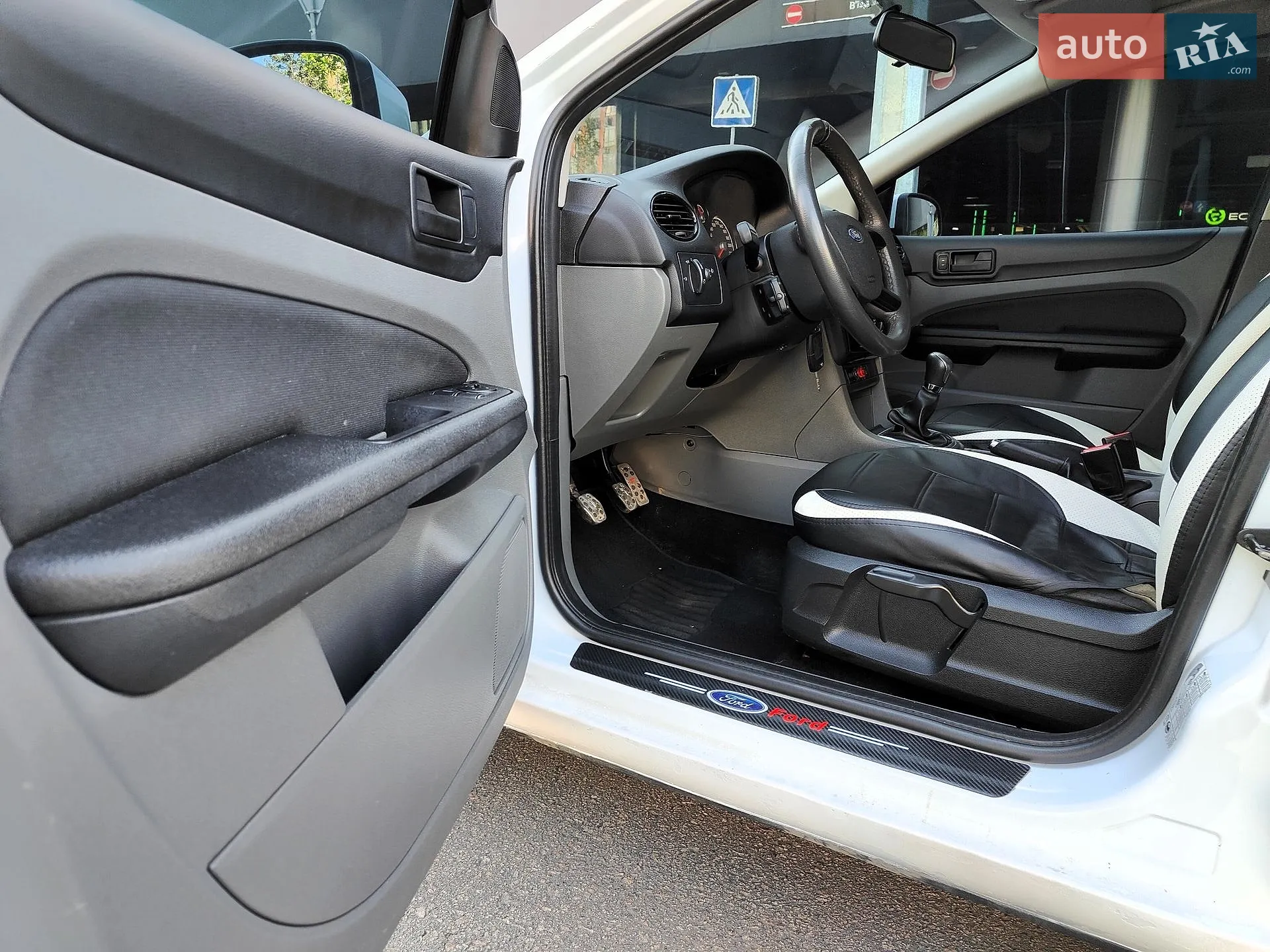 2011 Ford Focus - мініатюра 33
