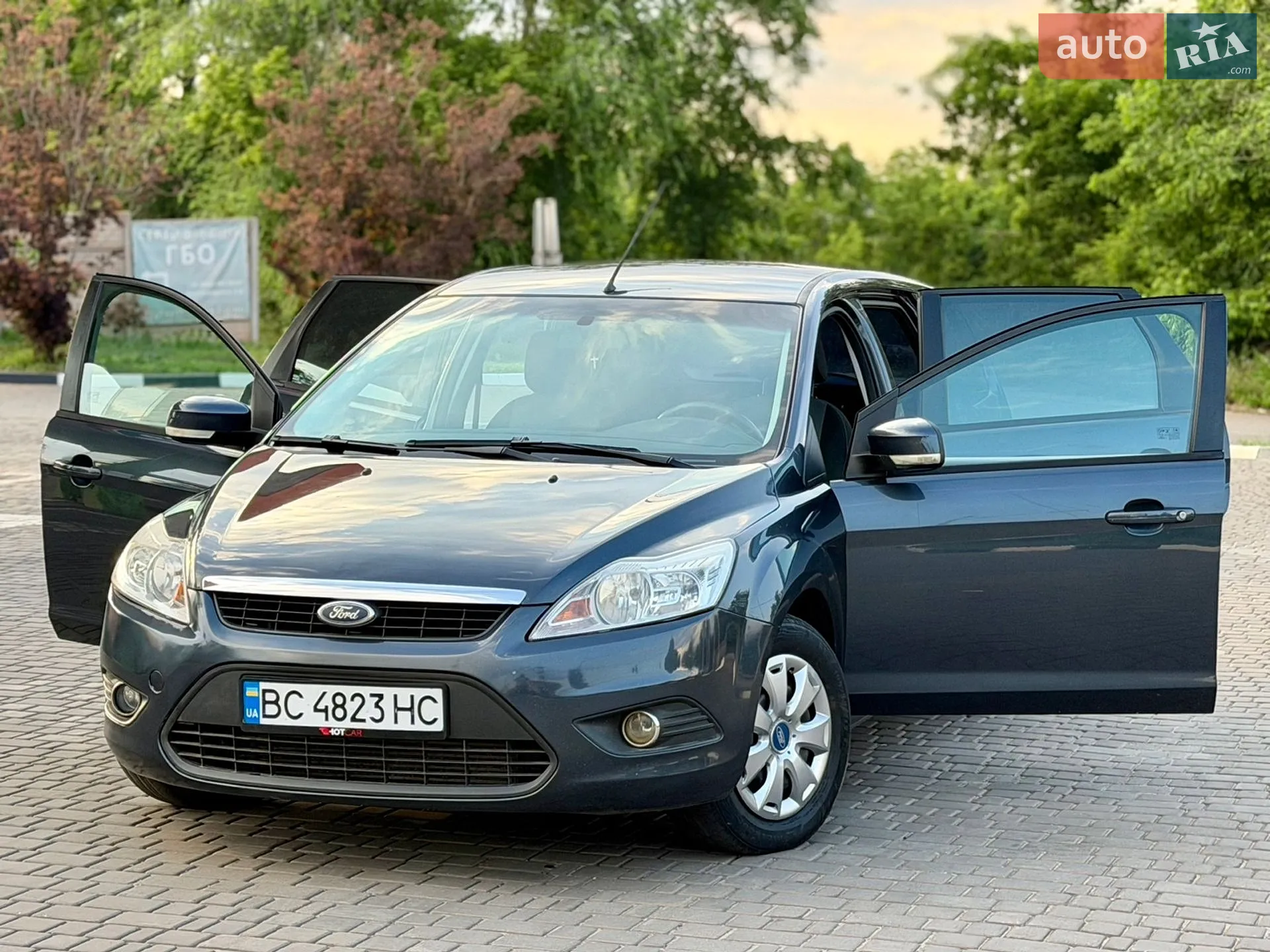2010 Ford Focus - мініатюра 13