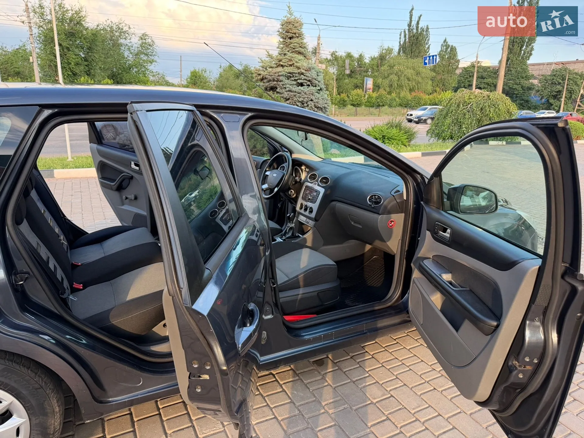 2010 Ford Focus - мініатюра 18