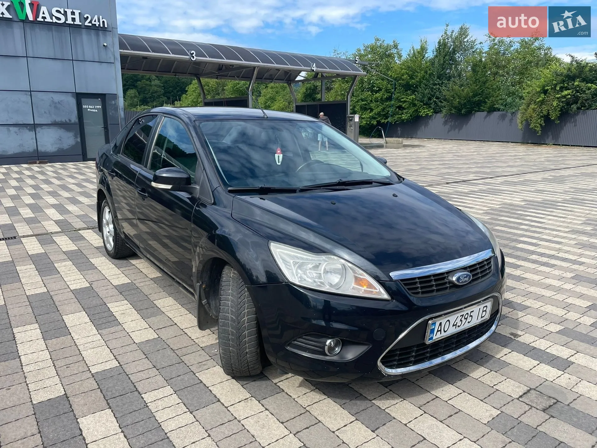 2010 Ford Focus - мініатюра 2