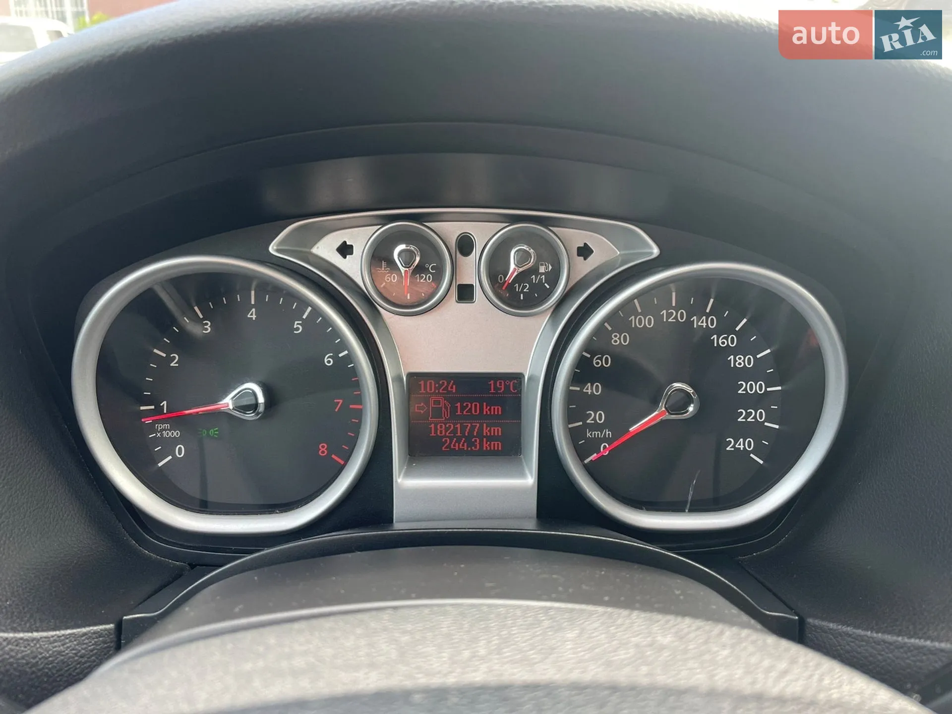 2010 Ford Focus - мініатюра 11