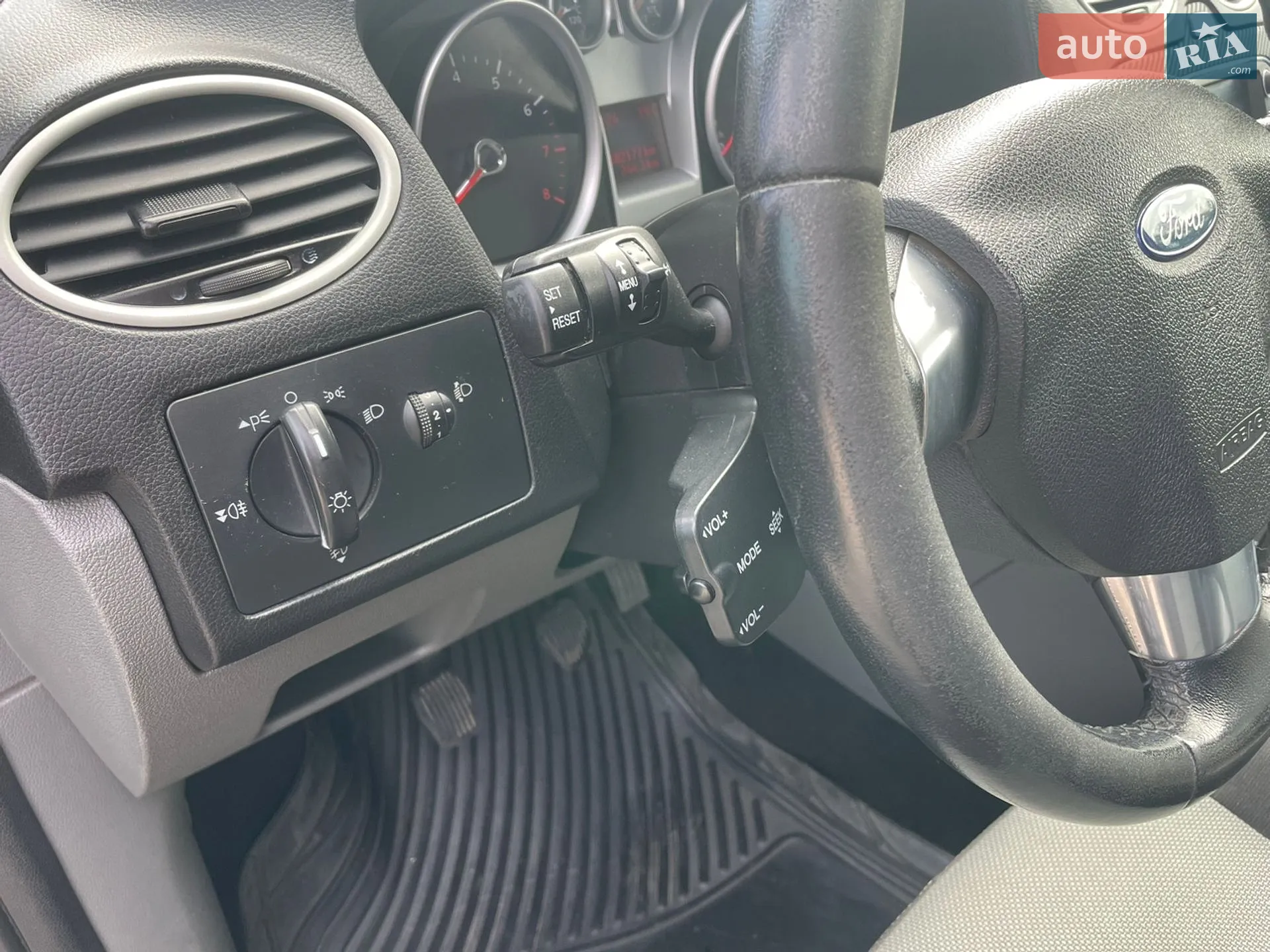 2010 Ford Focus - мініатюра 15