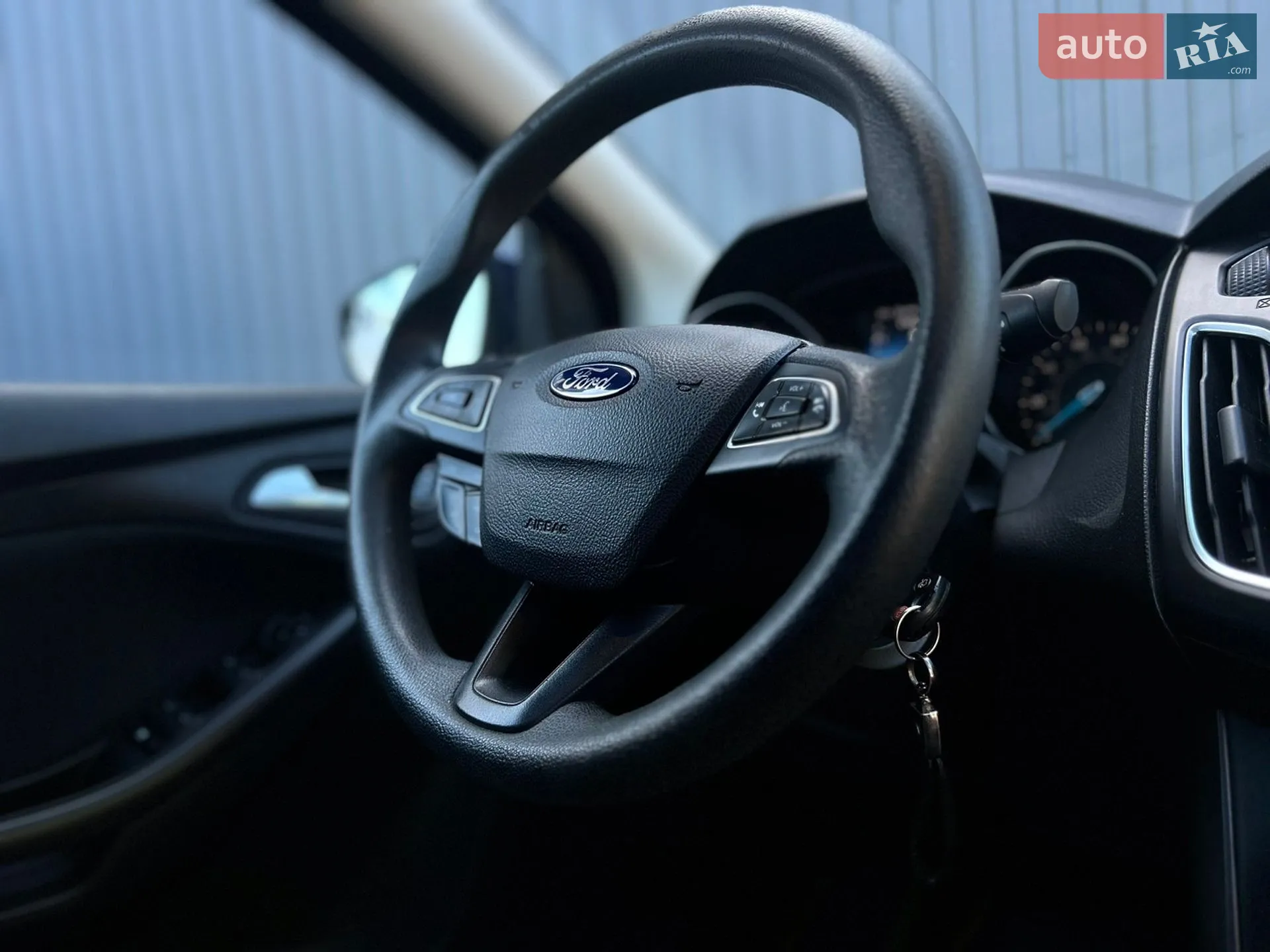 2016 Ford Focus - мініатюра 16