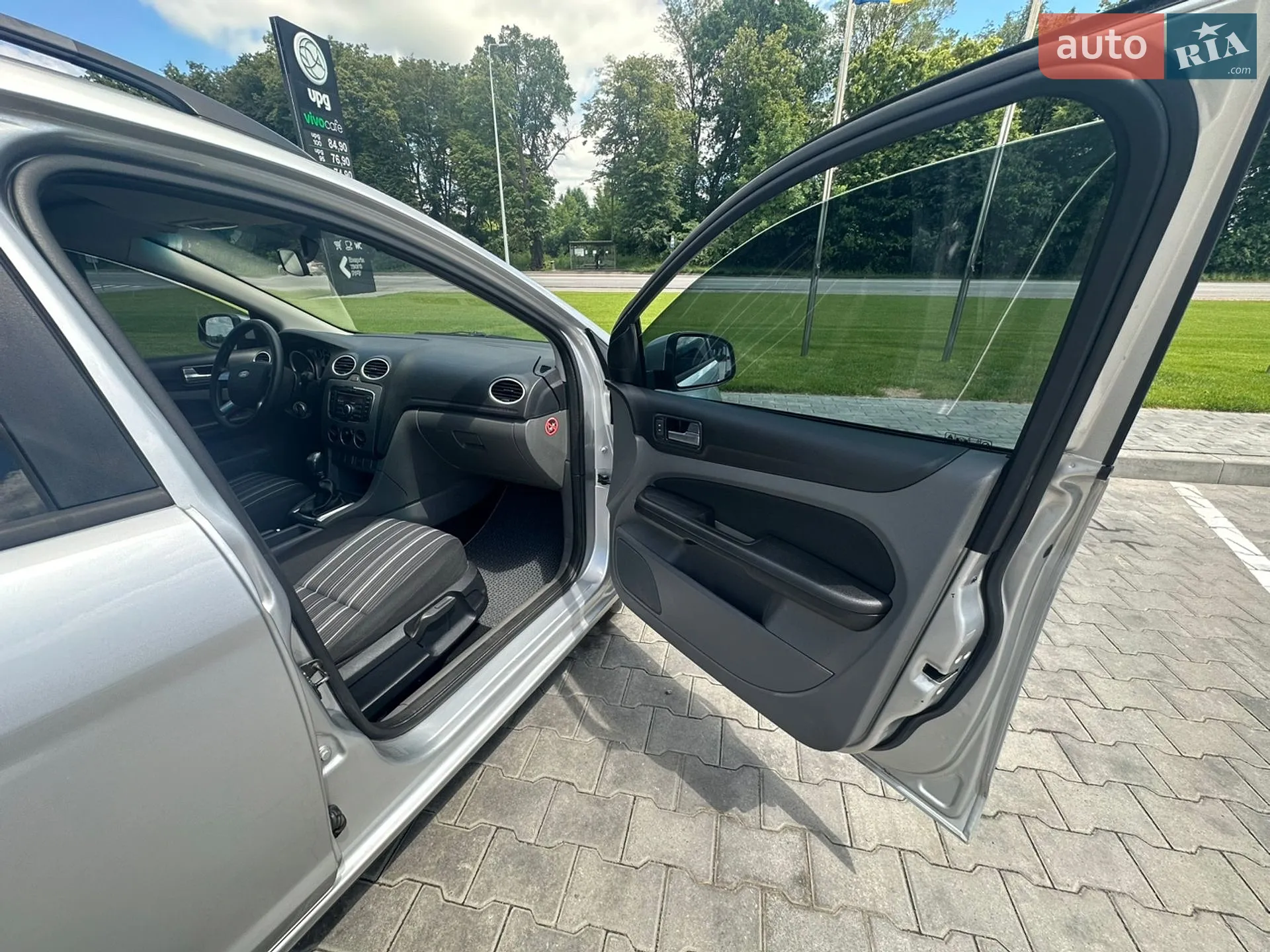 2010 Ford Focus - мініатюра 3