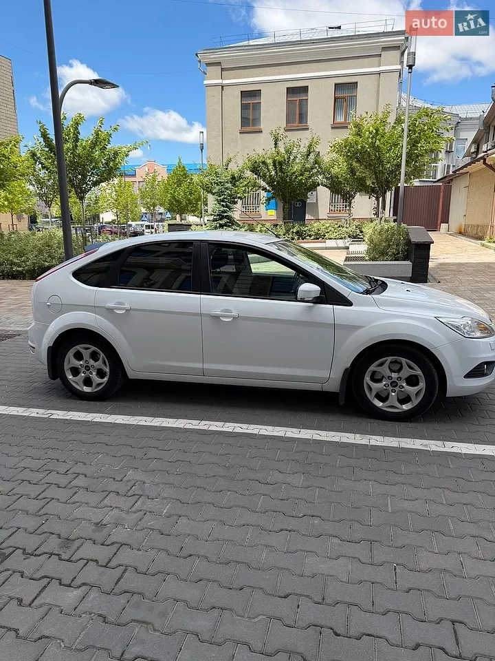 2010 Ford Focus - мініатюра 6