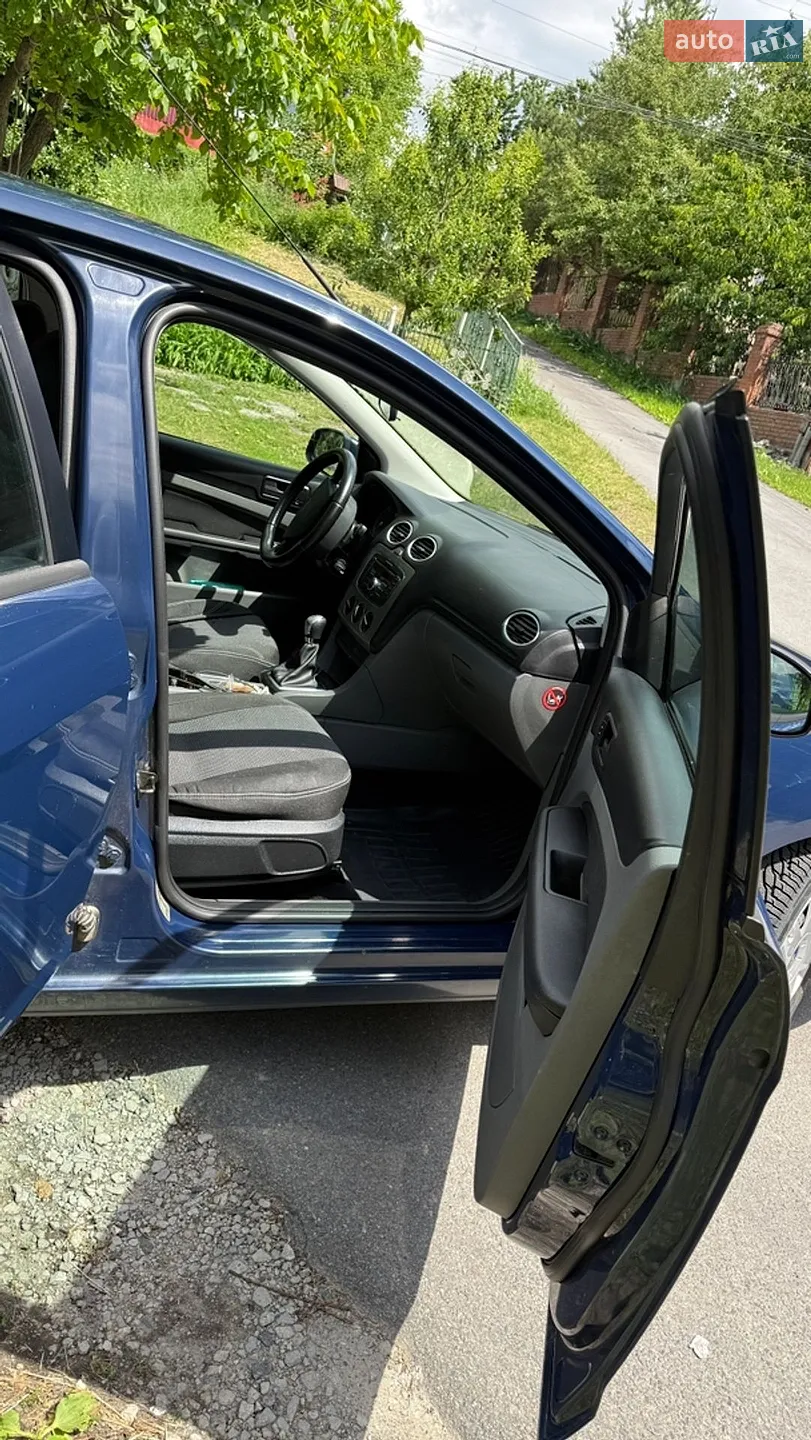 2010 Ford Focus - мініатюра 10