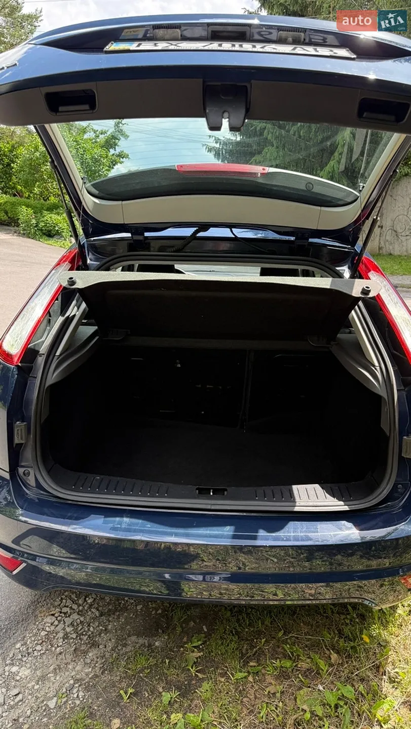 2010 Ford Focus - мініатюра 9