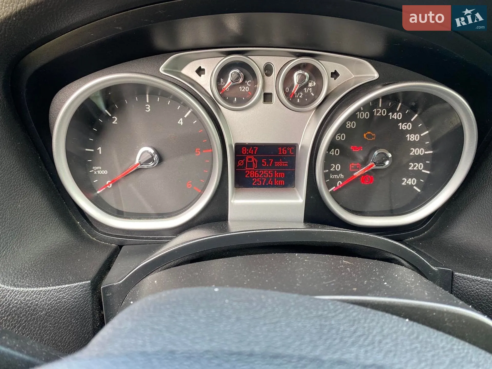 2010 Ford Focus - мініатюра 21